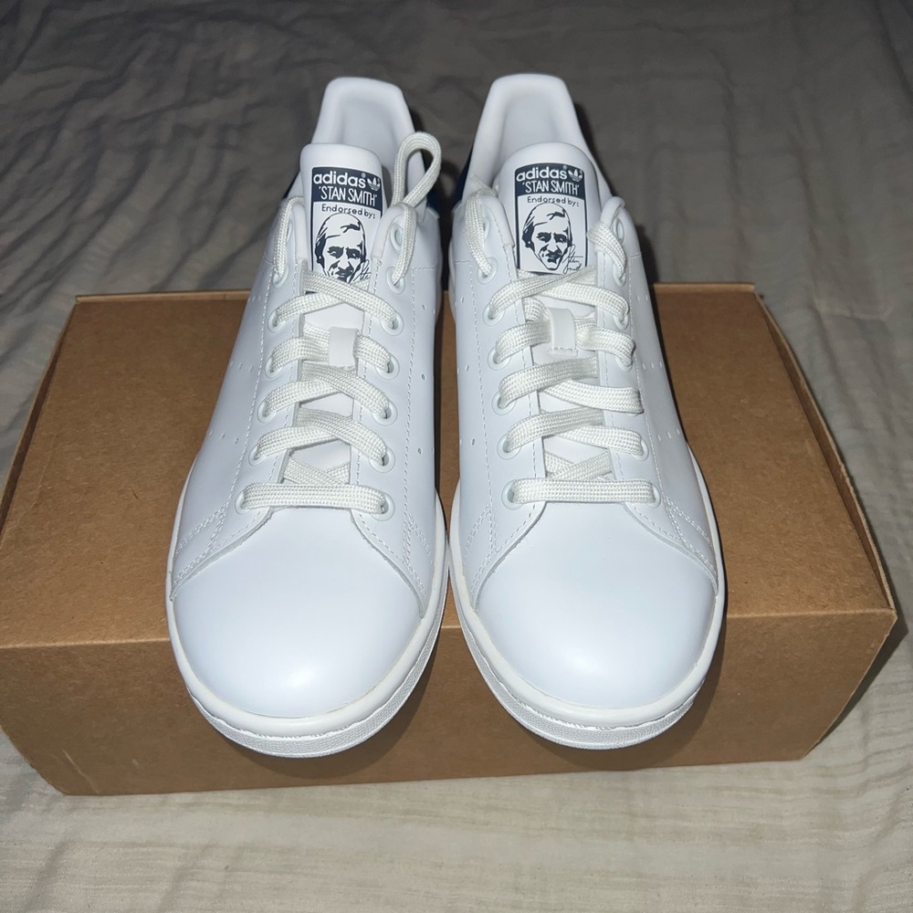 Brand New!!!! Classic Stan Smith. Size MEN US 8.5/ WOMENS 10